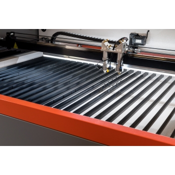 Plotter Láser CO2 150W+100W para metales + Accesorios